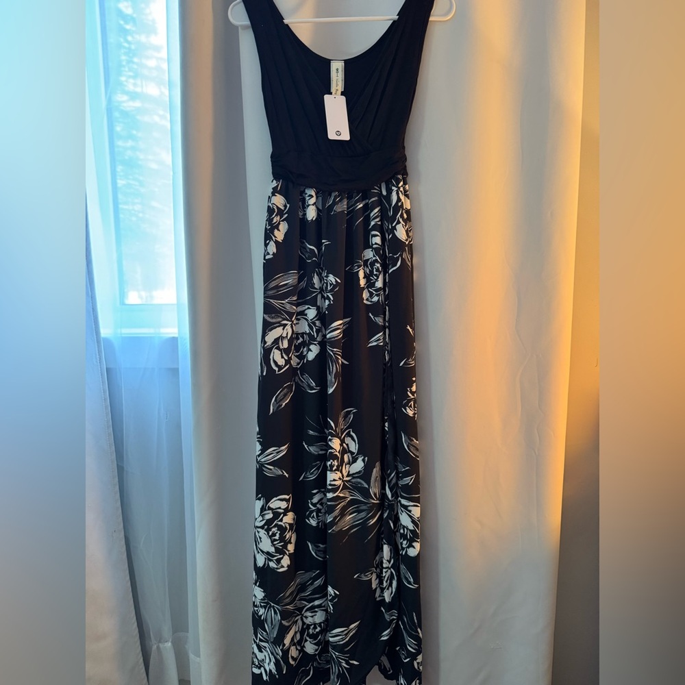 Vanilla Bay Black and White Floral Maxi Dress